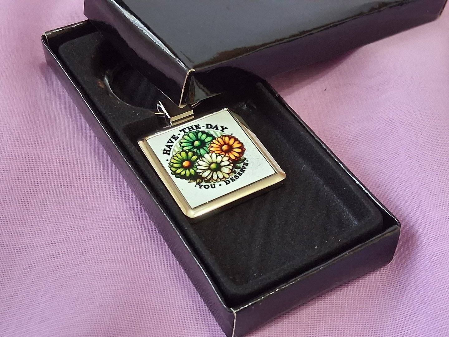 Breloc metalic personalizat patrat „Logo...”