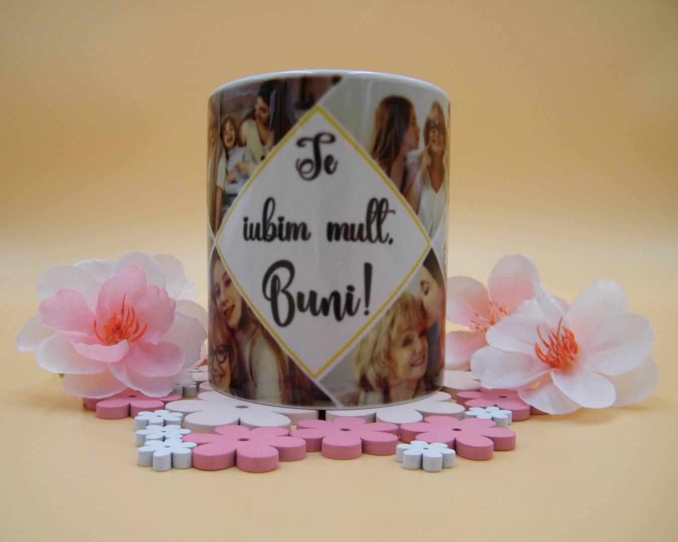 Cana personalizata cu model abstract cu 6 poze si text „Te iubim Buni”