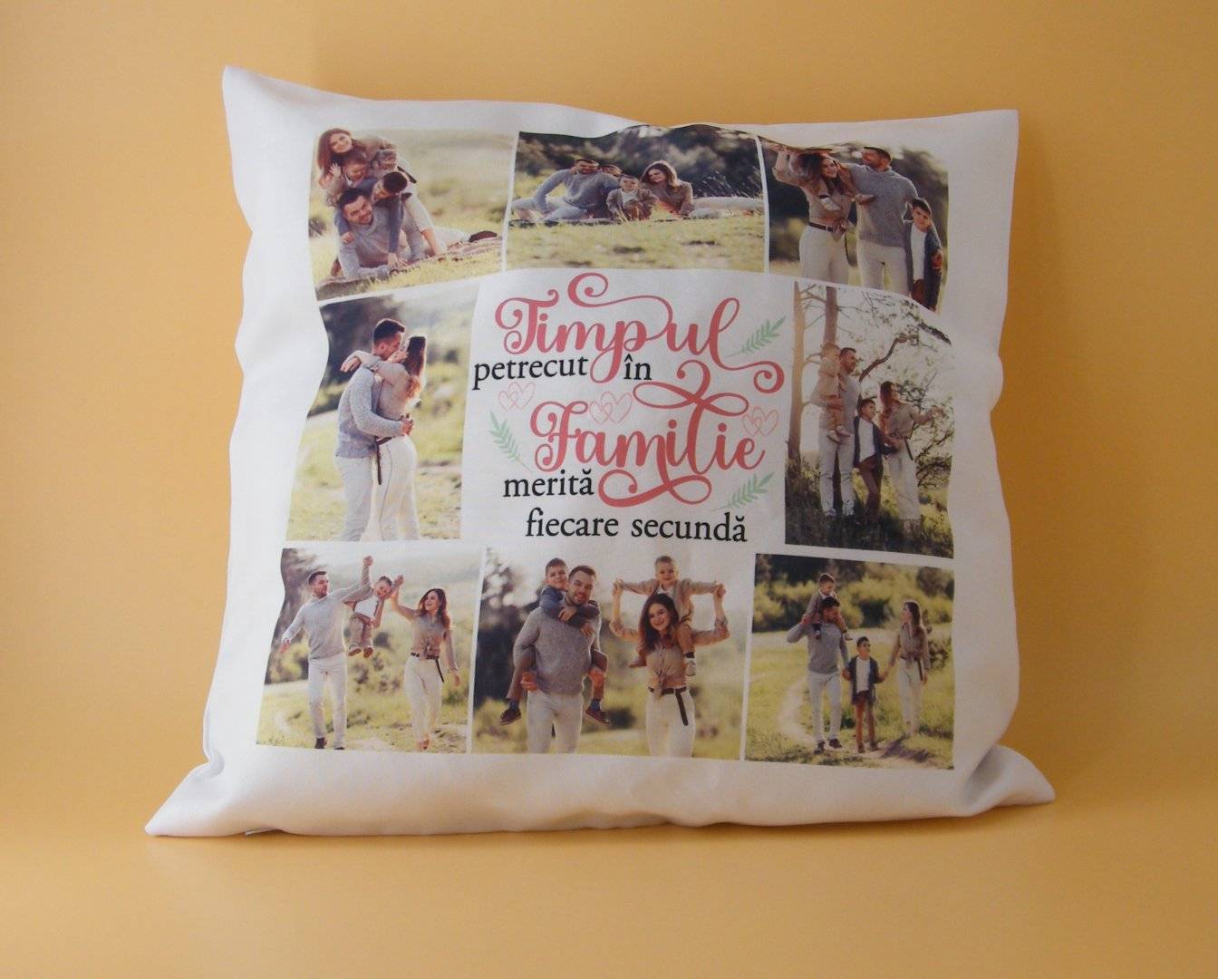 Perna decorativa personalizata cu mesaj si poze „Timpul petrecut in Familie...”
